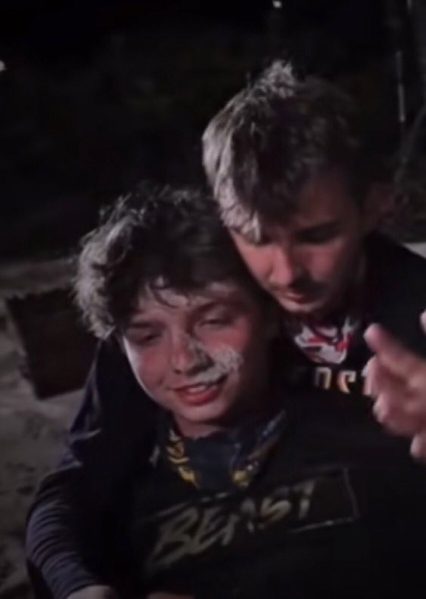 VERY LONG THREAD OF KARL PICS IF U NEED EM:)