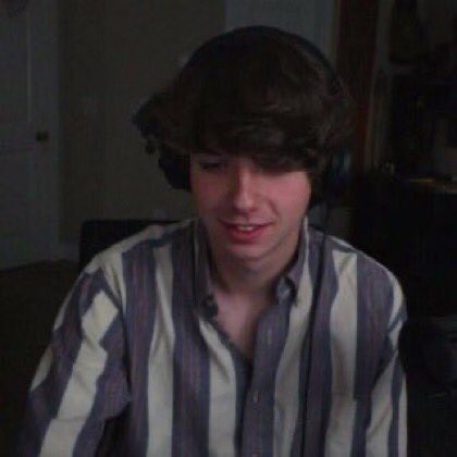 VERY LONG THREAD OF KARL PICS IF U NEED EM:)