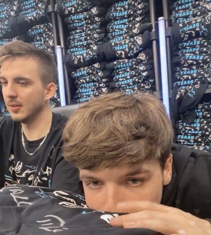 VERY LONG THREAD OF KARL PICS IF U NEED EM:)