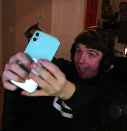 VERY LONG THREAD OF KARL PICS IF U NEED EM:)