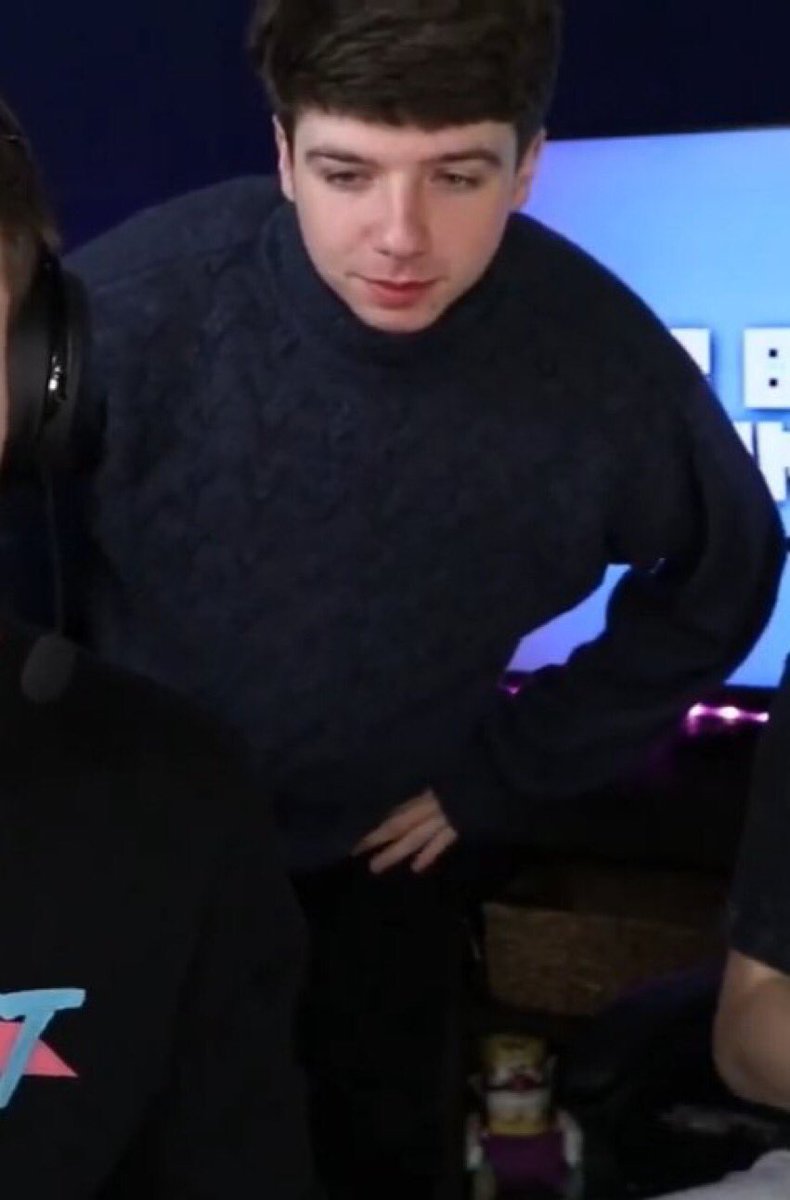 VERY LONG THREAD OF KARL PICS IF U NEED EM:)