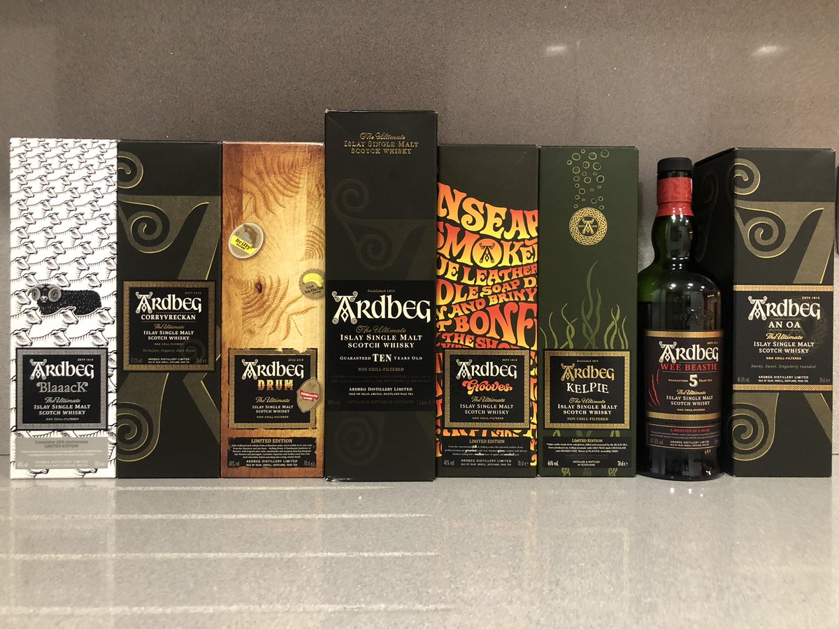 icarro's tweet photo. Debo confesar que estoy + cerca de que me diagnostiquen un trastorno obsesivo compulsivo con los whiskies de la Isla de Islay q de que me nombren hijo predilecto de allí. Aquí la foto de familia tras las nuevas incorporaciones de @Laphroaig @Ardbeg @Bowmore y #CaolIla Seguimos🥃 https://t.co/SzSzhmqp73