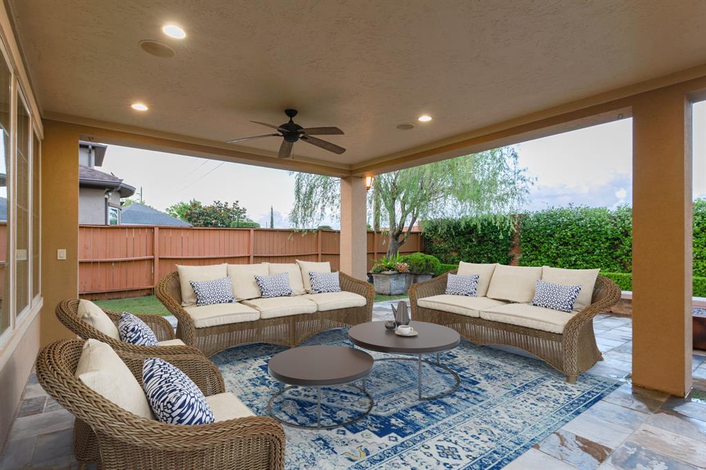 HouPortfolio's tweet photo. Take a tour of this Royal Oaks Country Club home!
https://t.co/CN5ZQ3vNut
#portfoliorealestate #luxuryhomes #luxuryrealestate #countryclubhomes #golfing #golfcourse #golfcoursehomes #houstonrealestate #houstonrealtor #houstontexas #luxurylifestyle #kellerwilliams https://t.co/hjhfj3hiwp