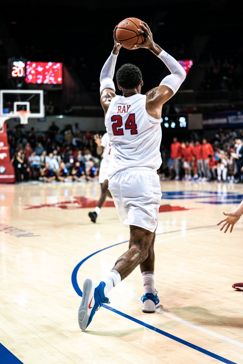 SMUBasketball's tweet photo. Best ๐ธ of @EverettRay1 #RayDay24 https://t.co/iT0iVmQWuB