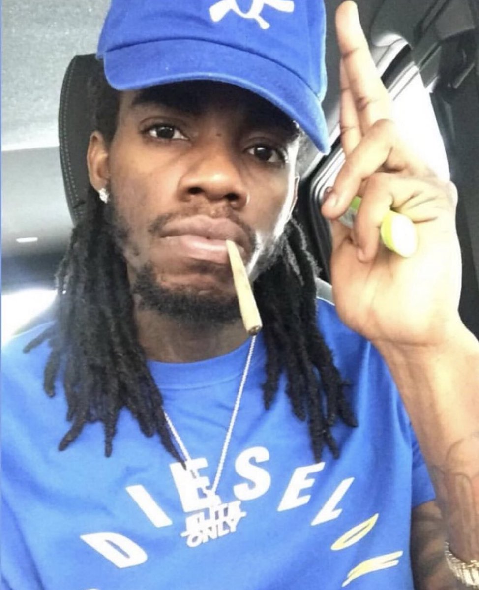 Alkaline_Mirage's tweet photo. Haffi get me ganja even if it deh a yonder #EvaHigh 💨 https://t.co/eZXsPOailR