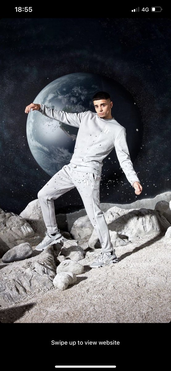 kidkaram's tweet photo. Astronaut attire 🚀👩🏼‍🚀 .. some of my latest work for @11_Degrees https://t.co/UwCA3J6XbY