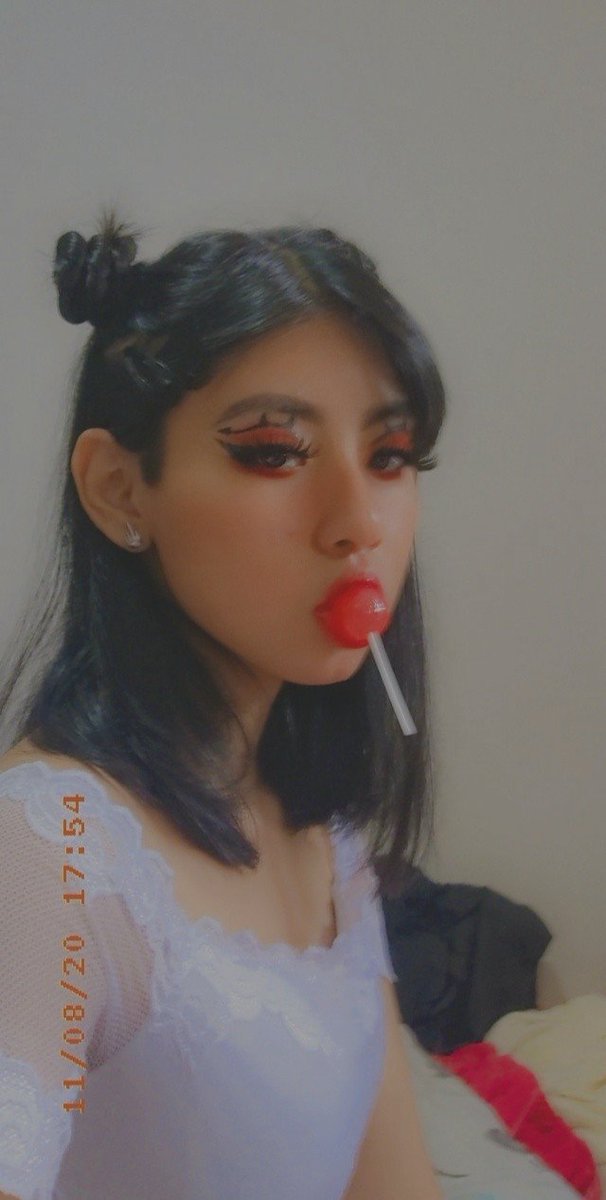 Mafiaprincessc1's tweet photo. #Egirls #Triste #LINDA https://t.co/6yrGo9Iv6G