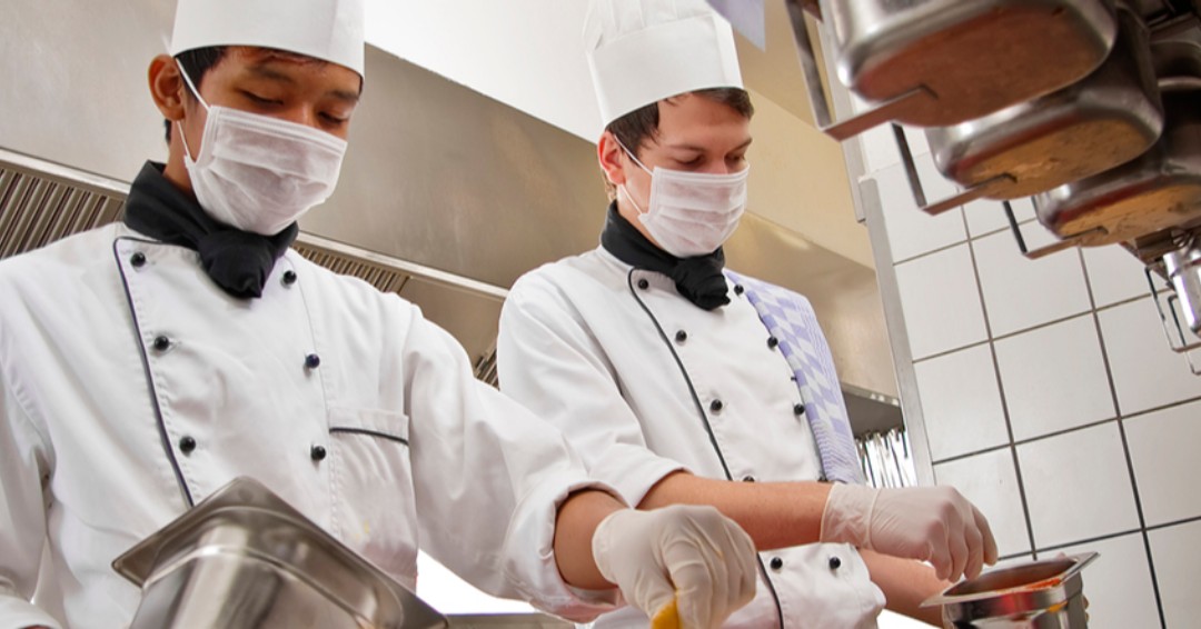 TaraGolden_1's tweet photo. Whether it’s in Cleveland, Toledo, Pasadena or your hometown, Sodexo chefs have been making a difference in their local communities throughout the Covid-19 pandemic, highlighted by our Head of Food: https://t.co/PhLitU1JQe
#Cheflife #Culinary #sodexoschools #ohio #hereto help https://t.co/cqlP3nj79Q