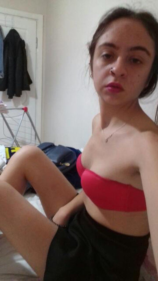 nude on Twitter: "RT @Sevgi94953871: Güzel İzmirli ifas yaşı 22 sevgilisine atmis"