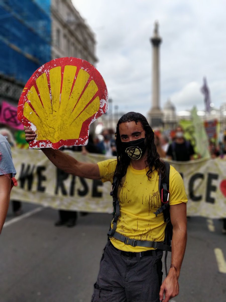 VaniaFlaccomio's tweet photo. #ReparationsRebellion at Extinction Rebellion protests in London October 2020 holding @Shell to account for its criminal activities perpetuating the #ClimateCrisis & #EcologicalEmergency
#ShellGuilty #MOSOP #Ogoni9 #ShellReparationsNow #ecocide
#ClimateCriminals #ClimateAction https://t.co/FivNUOXeTo