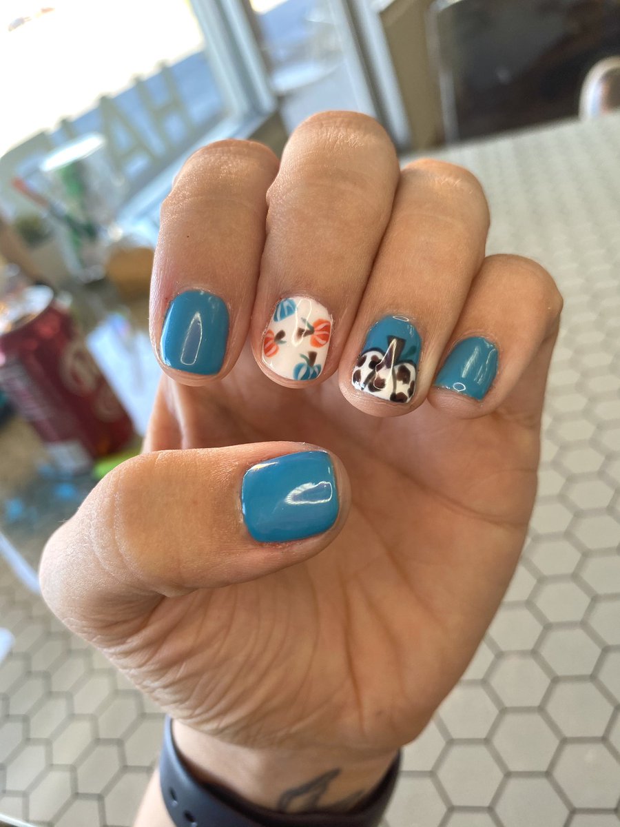 cassidyhgarner's tweet photo. come see me and get ya nails done!! 🥰 message me https://t.co/KX4cGYzYcK