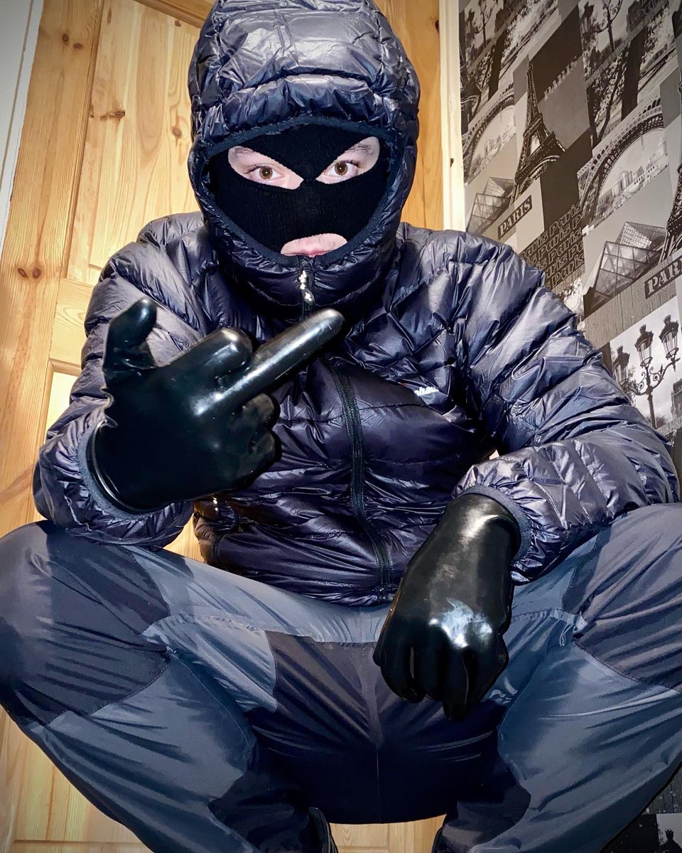 Kink_Adventures's tweet photo. So, I bought a new jacket and it’s shiny AF 😝 oh, an there is some rubber too 😜

Who’s ready for some fun? 😈 https://t.co/itB6yOgrLt