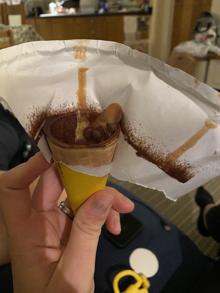 julia_gentle's tweet photo. @CadburyIces haha! Bit short of icecream this one!!! 😂 really made me laugh when I opened it. https://t.co/UVgvrydojv