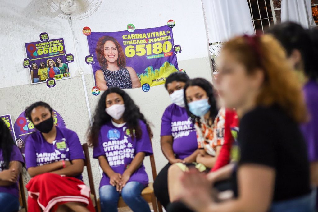 bfeministasp's tweet photo. Noite animada de conversa com os apoiadores da Vila Fundão. Tá chegando o dia de votar 65180 💜

Fotos: @kboughoff https://t.co/AQwK7G1pvU