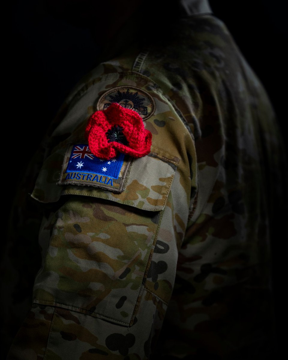 #AusArmy joins all Australians this #RemembranceDay to honour those who have given their life in service to our nation. 

Today, and every day, we will remember them. At 11:00, we will pause for one minute of silence in memory of #OurPeople.

#LestWeForget