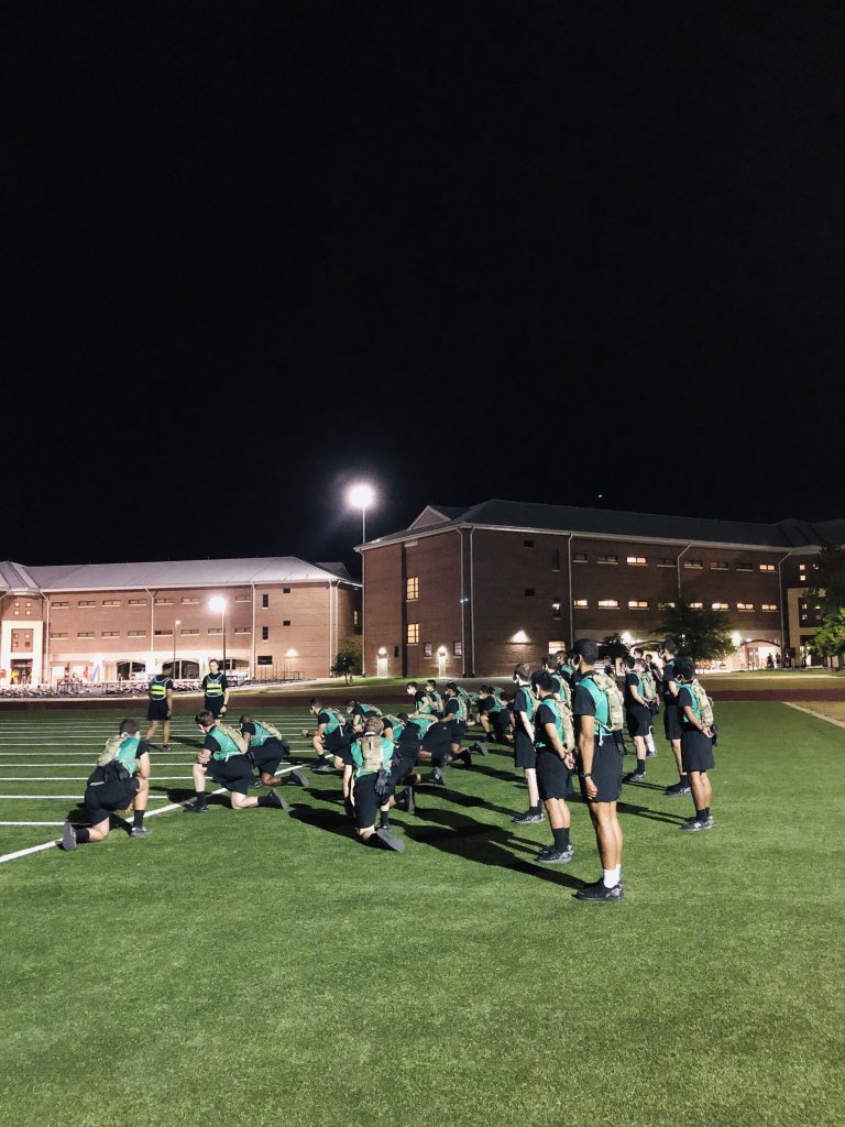 2_39IN's tweet photo. I love pulling a staff duty officer stint. I get to see things like...

Thanksgiving decoration progress ✅
Trainees learning to eat an MRE ✅
Drill &amp; Ceremony classes ✅
Supplemental PT ✅

Sleep tight Falcons! No shenanigans while I’m on duty! 🇺🇸🍀#VictoryStartsHere #AAAO https://t.co/gjXYbVYUYZ