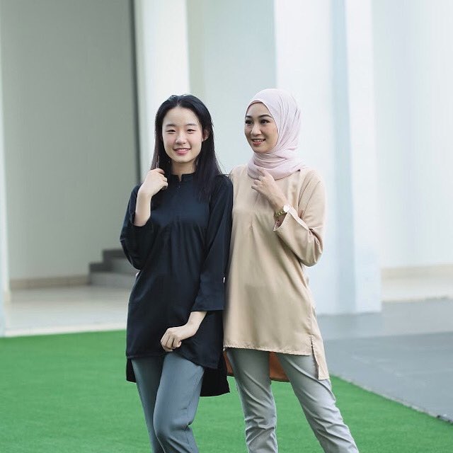 Modattiremy's tweet image. Kalau korang suka design yang labuh2, comel2 dan trendy, boleh la stalk online shop kami! Semuanya sesuai untuk bawa pergi jalan mahupun kerja, ada pocket untuk memudahkan korang simpan barang dan bf friendly juga!