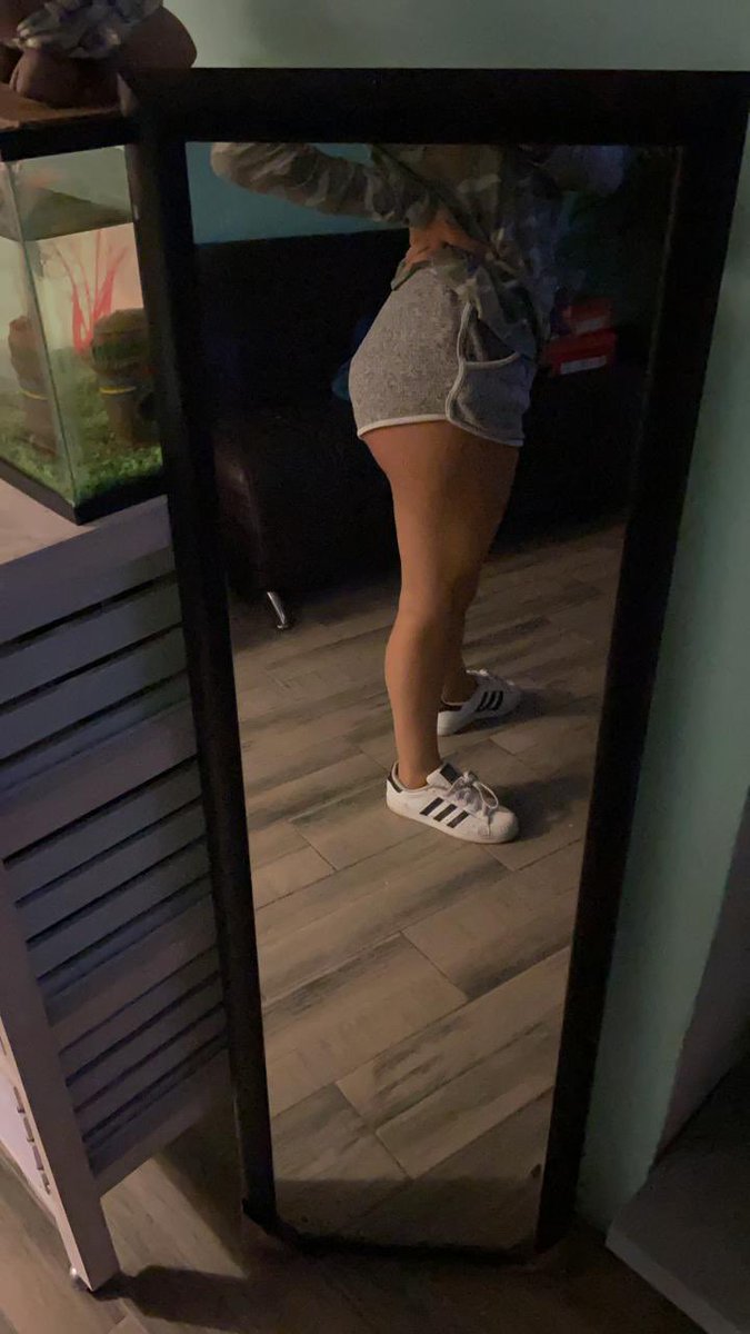 MELIGG_GAMER's tweet photo. Ayer me toco pierna y glúteo 🥰 y estoy muy emocionada por cómo he progresado y quería compartir con ustedes mi felicidad  ❤️ https://t.co/BTscXxEGwN