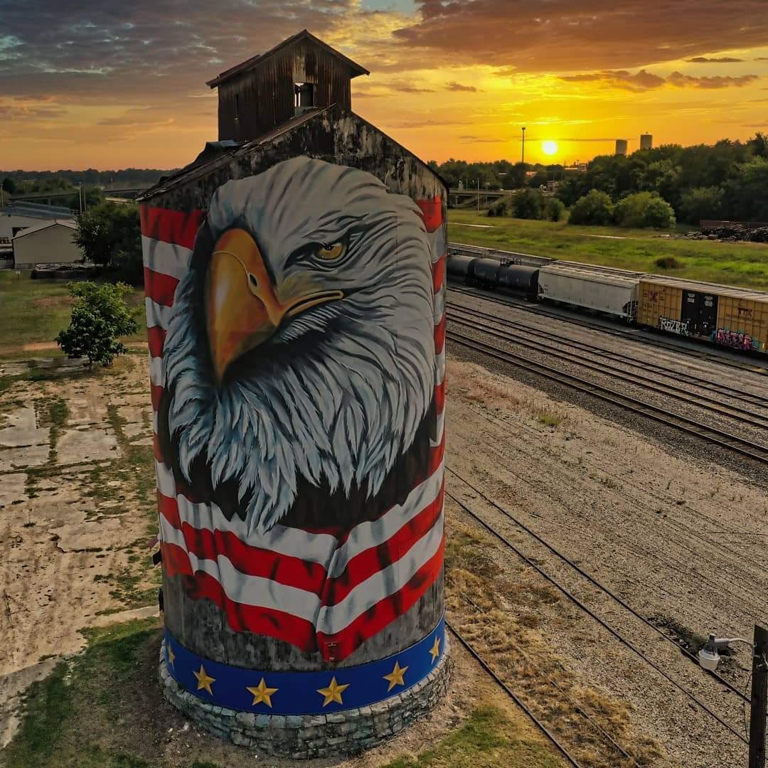 sprocket_76's tweet photo. Thank You to all Marines out there answering the bell everyday protecting this great country and standing up for those who can’t. #Marines https://t.co/GCTVNA2I11