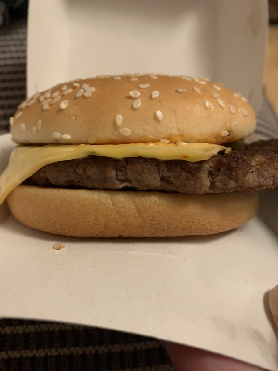 SharonEllis77's tweet photo. @McDonaldsUK so, I paid for an extra patty on my spicy quarter pounder burger this evening... #failure #disappointed #whereisit #rippedoff😡 https://t.co/w8KWee4U2N