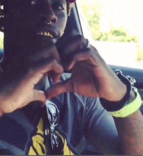 fredoswrld2's tweet photo. @vvsxawge We luv sahbabii😎 https://t.co/1E5iclbUO0