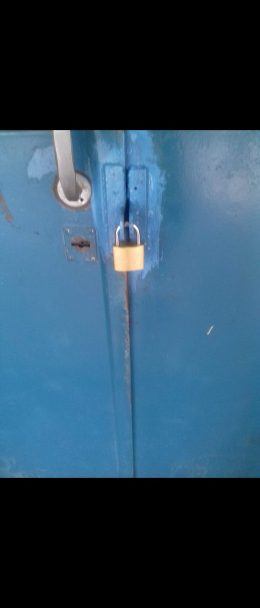Picaflorenlucha's tweet photo. Hay plata para un congreso virtual de educación y no para la seguridad de las escuelas. 
#NoAlCongreso
#LlaryoraMiente https://t.co/BgbGJ1S4Xx