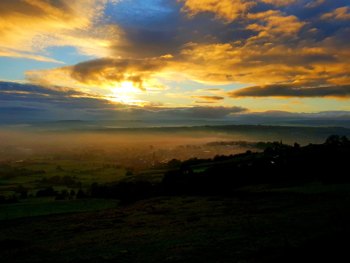 freemanwalkin's tweet photo. Colnevalley Huddersfield today https://t.co/MwDUB7goeA