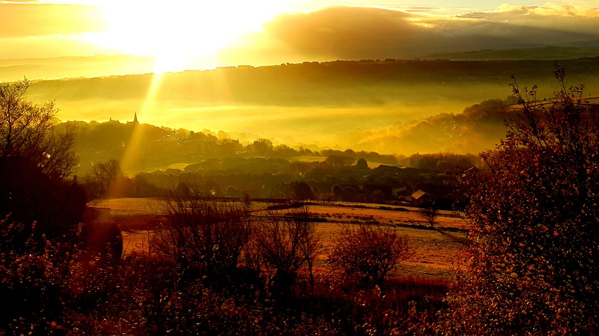 freemanwalkin's tweet photo. Colnevalley Huddersfield today https://t.co/MwDUB7goeA