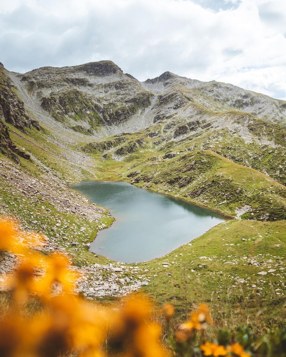 💙 Heart shaped lake
📍Lagh de Calvaresc (2215m), Switzerland
📸 @romempix
