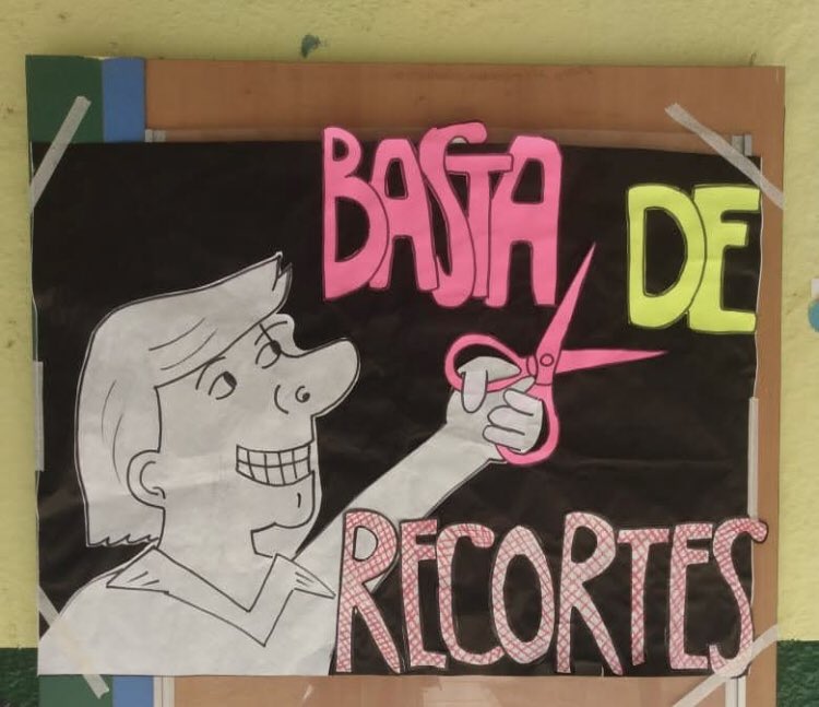 Gicar77's tweet photo. #NoAlCongreso #LlaryoraMiente
NO al ajuste en Educación! https://t.co/c4GBBAyeoe