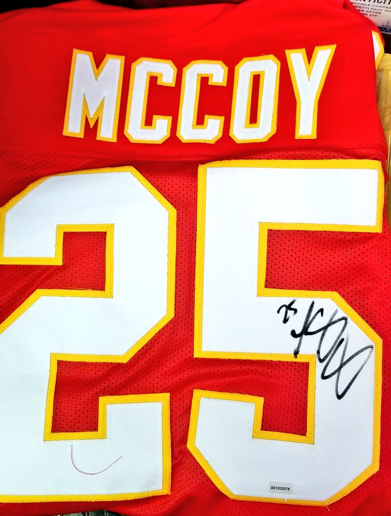 ADAFundraising's tweet photo. Here we go....Lets get some jerseys going.

Retweet and Follow to win one of the following jerseys
@CutonDime25
@Shermanator_42 
Damien Williams 
@WillieGayEra 

Get us to 1k followers and 500 retweets by next Monday at 7pm and we will double it!!!! 8 winners total. https://t.co/dEjObC3VYU
