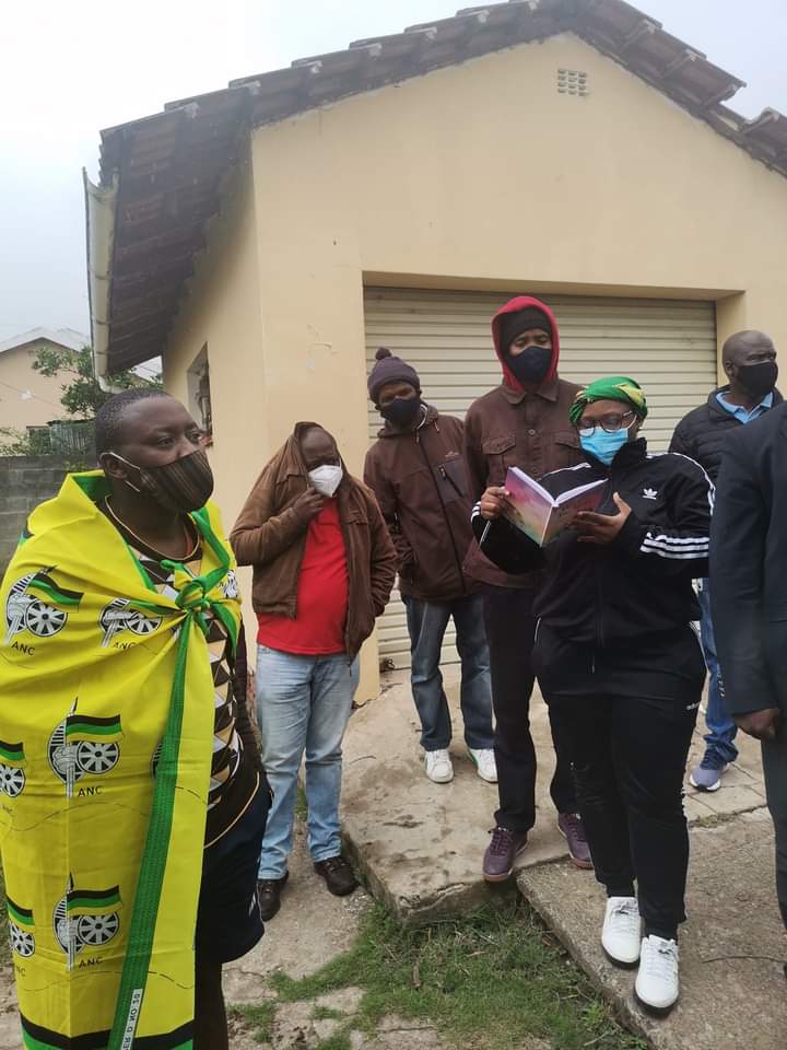 ANCECape's tweet photo. ANC Provincial Chairperson Cde Lubabalo Oscar Mabuyane on a walkabout @ Ward 43, Tyutyu North in Bisho to mobilize support for  11th November 2020 by elections set to take place in 19 wards.
#VoteANC
@MYANC 
@OscarMabuyane 
@LulamaNgcuka 
@BapsMhlaba 
@mdantsanekas 
@pearlido https://t.co/6gsyTjLUVS