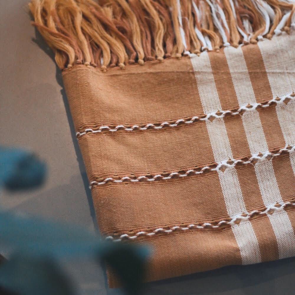 artesan_es's tweet photo. Pie de cama • Throws https://t.co/Ydh1VZXSVt