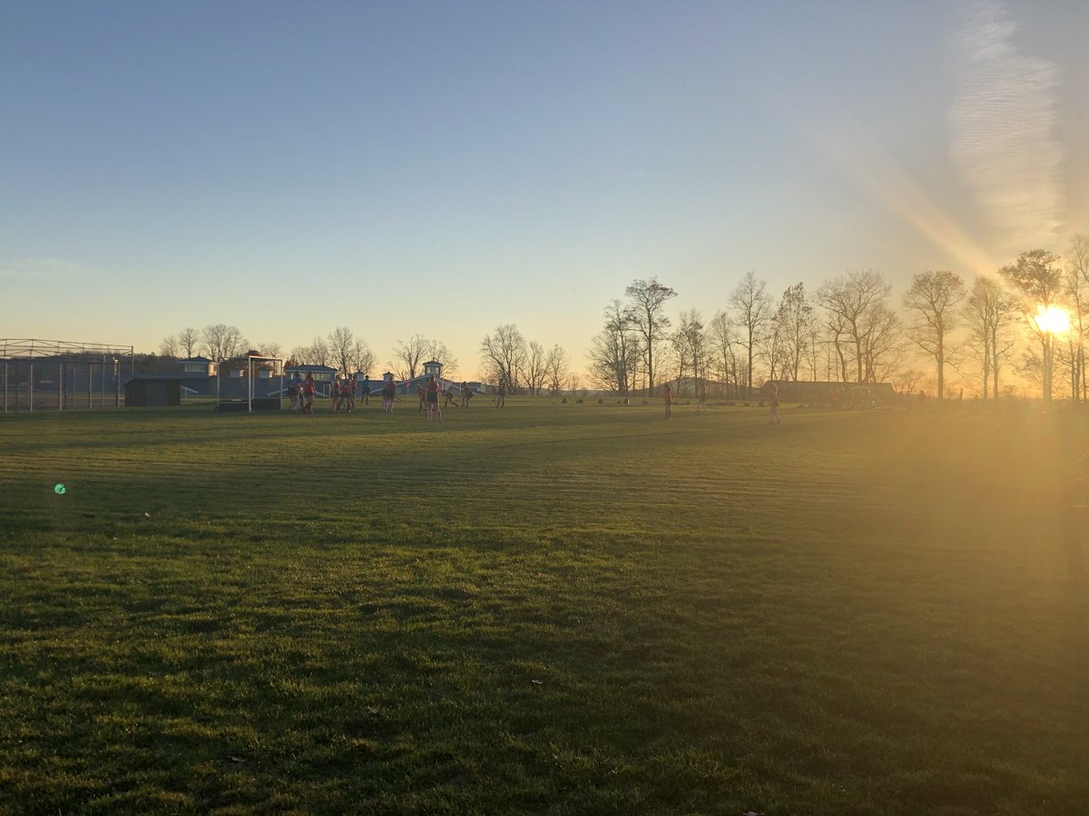 Wamogo_School's tweet photo. Big week for Wamogo Field Hockey - off to a great start up 2-1 in the last quarter, go Warriors! ⁦@RSD6_LPS_Supt⁩ ⁦@WamogoAthletics⁩ https://t.co/sImIs4gz0n