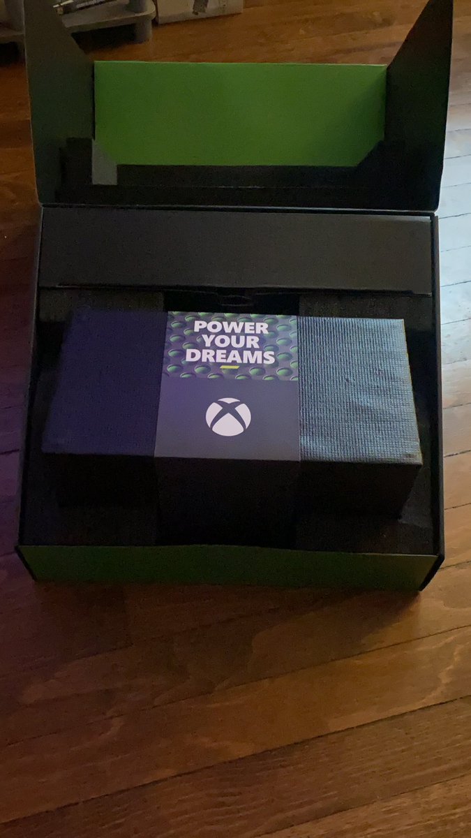 gray_ocho's tweet photo. 💪🏾💪🏾💪🏾💪🏾 Big boy xbox https://t.co/8VPNC5yjoV