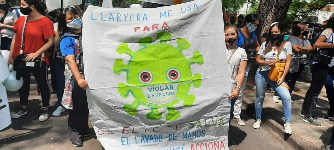 CLAUDITACLACLA's tweet photo. Basta de mentiras! 
Hay plata para congresos, publicidad en las redes y medios de comunicación, para salvar el Orfeo, para alquilar edificios q no se usan y no para lo que realmente hace falta, educación y salud! Eso es violencia 

#NoAlCongreso https://t.co/R7a6ykMSoJ