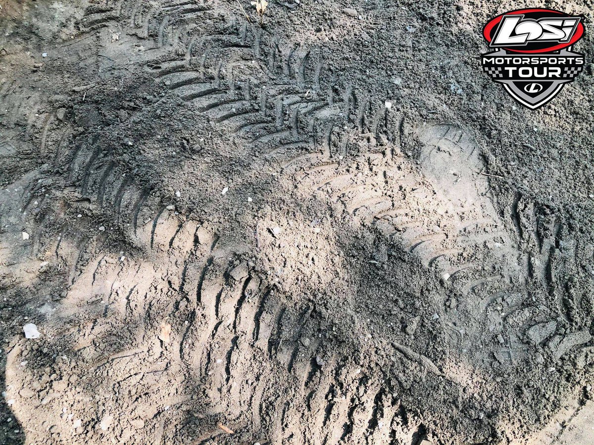 VelocityRCMag's tweet photo. .@LosiRC has a fresh teaser. 
Do you like teasers? 
Or would you rather just open up your Twitter or whatever and BAM, there it is, the whole release, no build up? https://t.co/72x46dzDqY