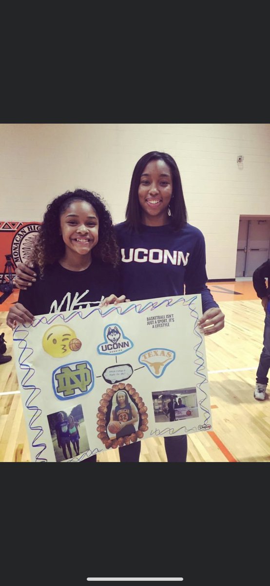 EGivens2023's tweet photo. Now she’s in the WNBA 🤩 #rolemodel #firstcoach #4yearsago #NYLiberty #UConn https://t.co/NQOTVmloCs