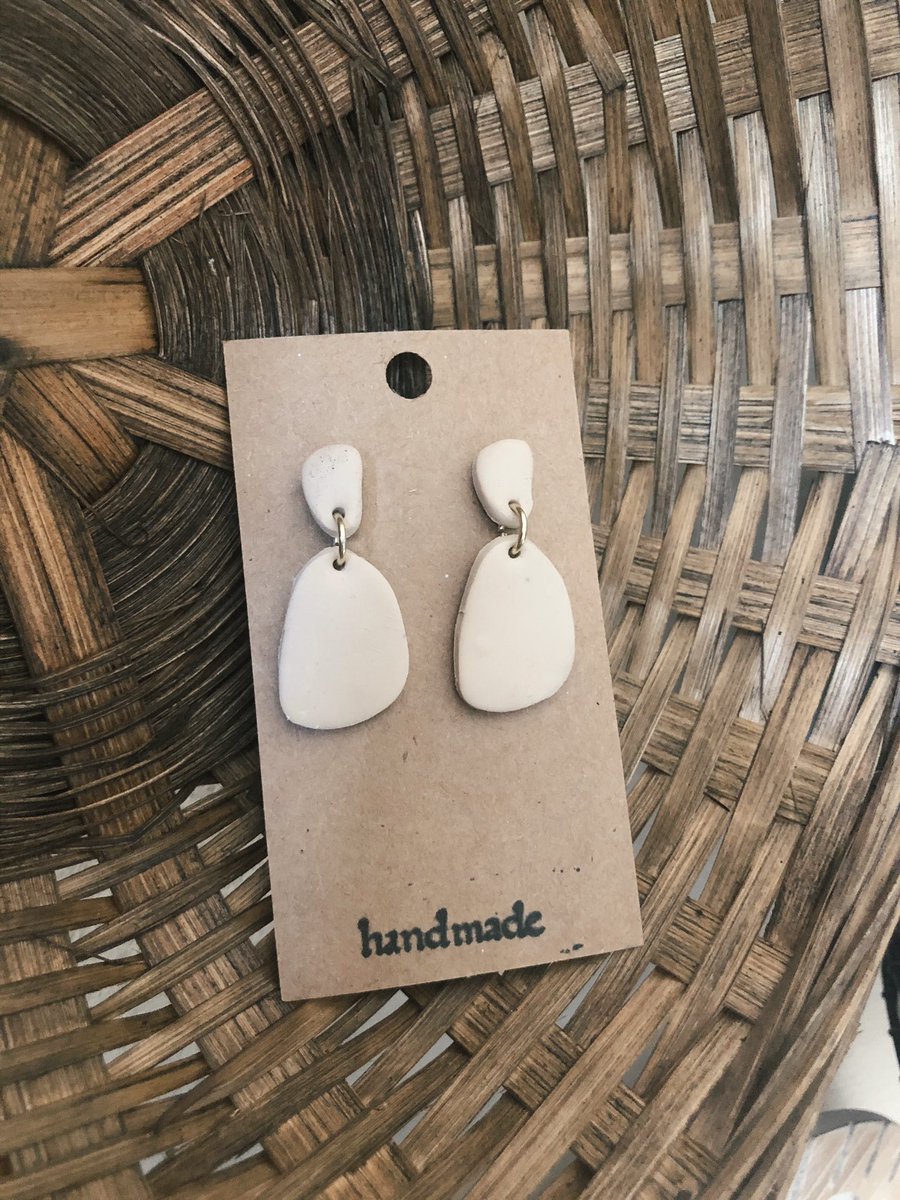 JewelryLaurel's tweet photo. Emma earrings ✨ https://t.co/hruMMmXHog