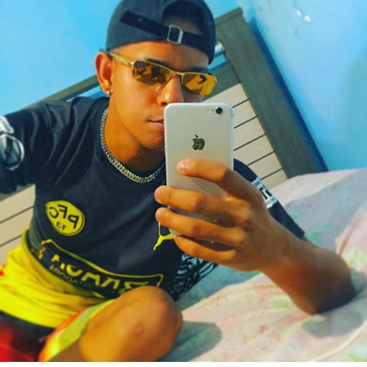 mc_pbh_da_serra's tweet photo. Boa noite , primeira da plataforma kkkk
#askhaikyuu #LipeExpulso #LoveBodyLGBTQ #ForaDoria #MonstrinhosLGBTQ https://t.co/fo0gAbcNto