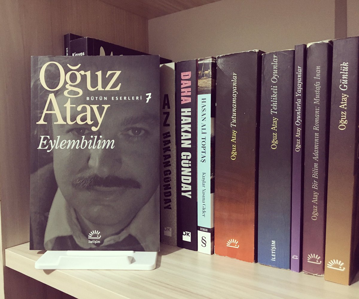 bibliyoman97's tweet photo. "Neden bazı insanlar, bazı şeyleri hiç bilmiyorlar?
Duysalar, dinleseler, hatta karşılarında görseler bile bilmiyorlar..."
Oğuz Atay

#oğuzatay 
#eylembilim 
#kitap 
#kitapalıntıları 

@mavi__ayrac https://t.co/mDtLNZbTc2