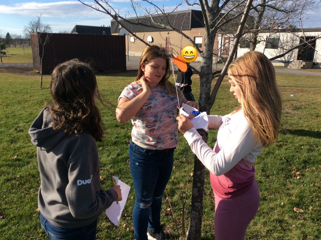 Miss_Taylor12's tweet photo. @MikeBibby17 brought the outdoor field trip to us! We had a great afternoon of applying our knowledge of ecosystems to games and hands on activities 🌿🐿🐞 @HNM_Marysville https://t.co/dTPU8UoD8P