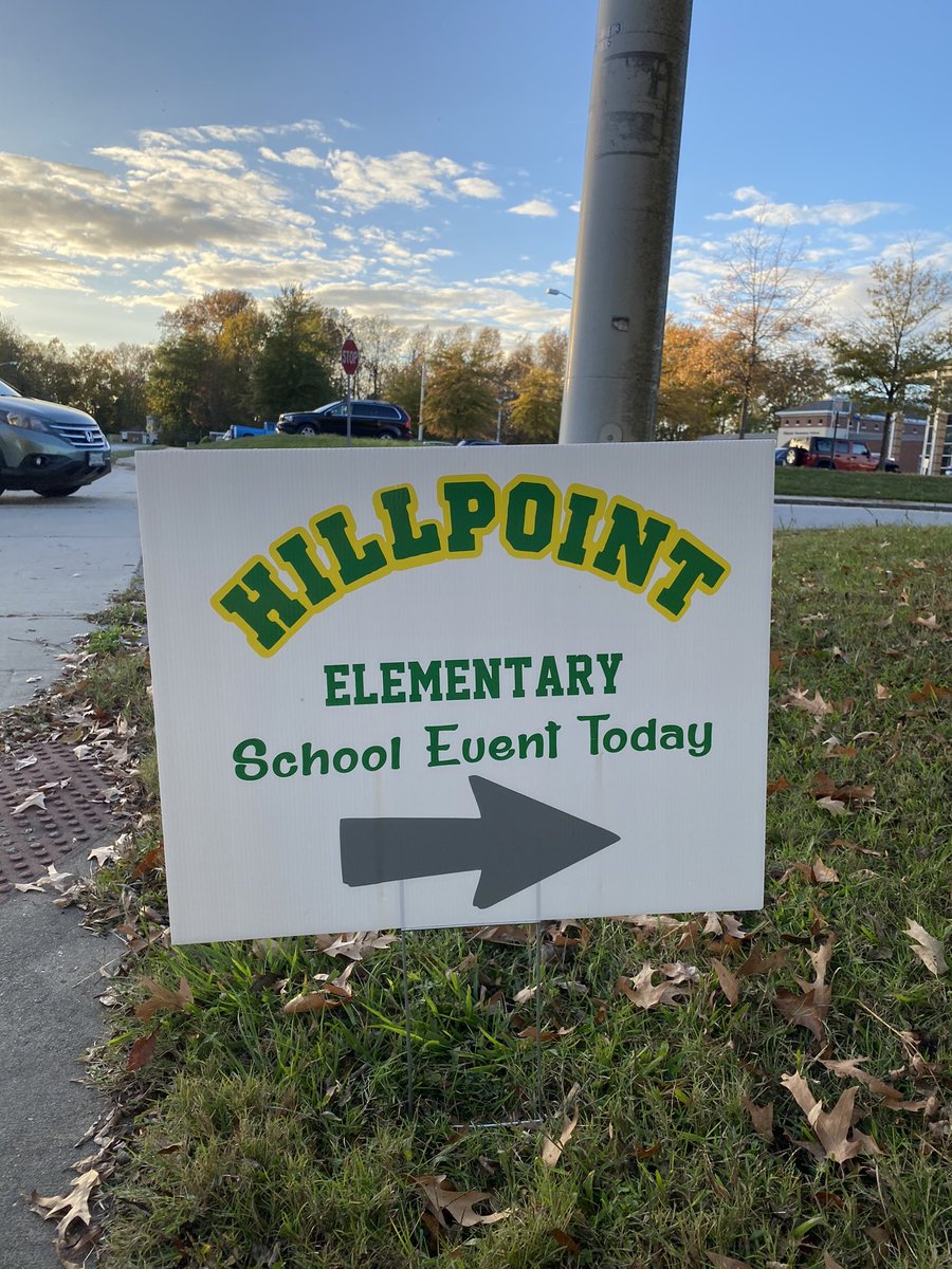HillpointHusky's tweet photo. Husky Family Engagement “Gobble Up A Good Book.” Handing out books, instructional materials, and meeting our husky families. #HPLeadersofthePack #BuildingtheBestSPS https://t.co/sI2h2S9NBf