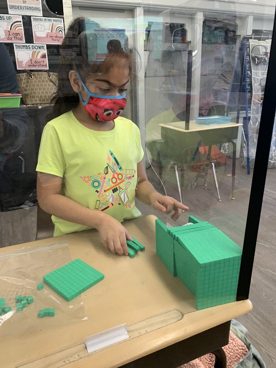 mrsgress1's tweet photo. Using a STEM mindset to build the best shelter to keep our turkeys safe this thanksgiving season! #STEMeducation #numbersense #placevalueblocks @WheelerAvenue @VS13UFSD @MrJohnFrias https://t.co/ul7ynIQfsi
