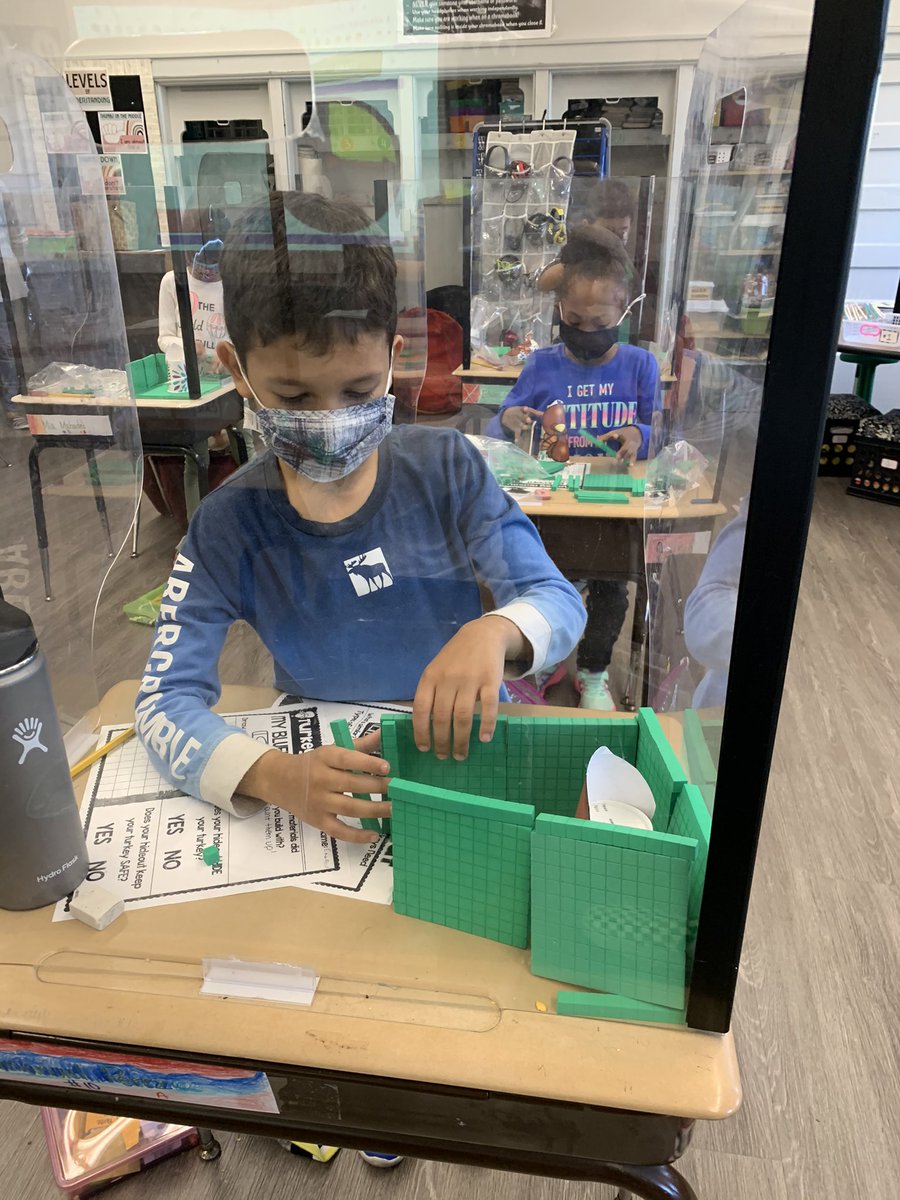 mrsgress1's tweet photo. Using a STEM mindset to build the best shelter to keep our turkeys safe this thanksgiving season! #STEMeducation #numbersense #placevalueblocks @WheelerAvenue @VS13UFSD @MrJohnFrias https://t.co/ul7ynIQfsi