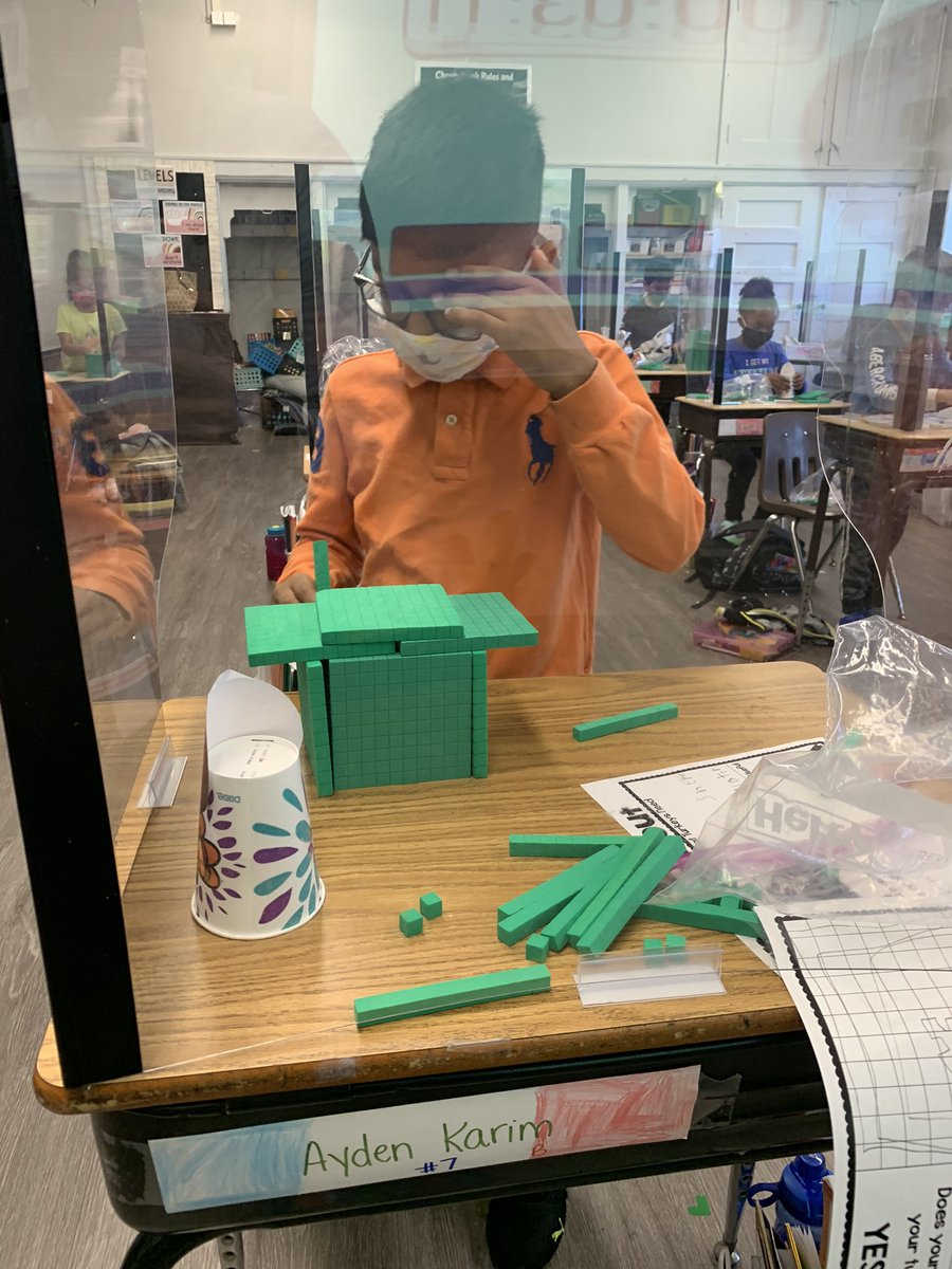 mrsgress1's tweet photo. Using a STEM mindset to build the best shelter to keep our turkeys safe this thanksgiving season! #STEMeducation #numbersense #placevalueblocks @WheelerAvenue @VS13UFSD @MrJohnFrias https://t.co/ul7ynIQfsi