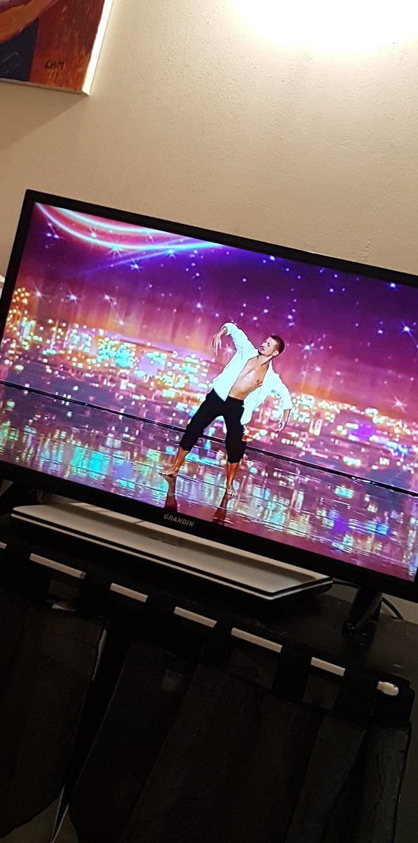 EZRAisME's tweet photo. Quel talent ce Younes ! Fière de toi copain ⭐

Si vous voulez le suivre:

Son Instagram :

https://t.co/qRL1jYIK2i

Son Facebook :

https://t.co/N2Cx0sZbbi

#LFAUIT https://t.co/gsa0AcFL4r