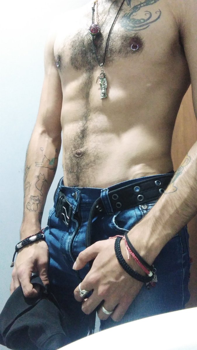 Saidyuyi1's tweet photo. Pero que calor tengo jajajajaja #ho#gay#love#sex#friends https://t.co/JRPD78pJkX