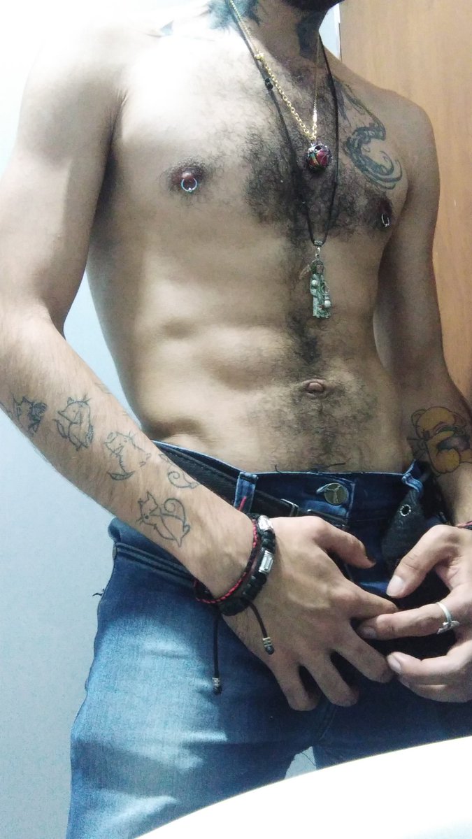 Saidyuyi1's tweet photo. Pero que calor tengo jajajajaja #ho#gay#love#sex#friends https://t.co/JRPD78pJkX
