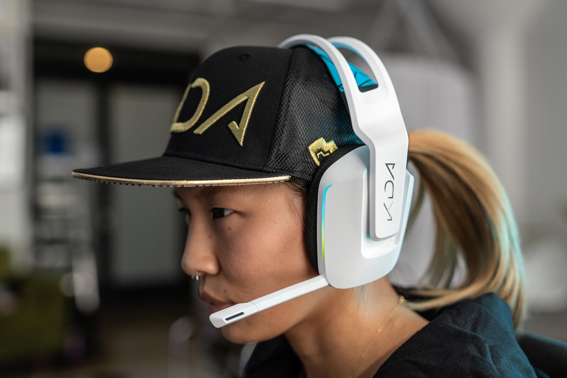 Logitech on Twitter: "Take the show with the full K/DA Collection and keep the show going from anywhere with the G733 LIGHTSPEED gaming headset. https://t.co/9Ik1b3pRhK https://t.co/9FlwPJQWDg" / Twitter